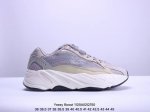公司级 阿迪达斯 Adidas Yeezy Boost 椰子 700 限量3M休闲运动跑步鞋复古厚底增高老爹鞋。鞋面由皮革和绒面革打造，部分网眼面料的使用提供了