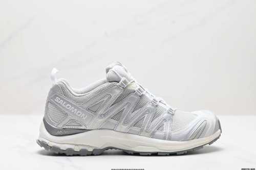 公司级salomon Xa Pro 3D Suede 萨洛蒙户外越野跑鞋 鞋面采用sensifit贴合技术 全方位贴合包裹脚型 鞋跟部鞋底牵引设计 提供强大的抓