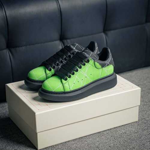 核心私 Alexander Mcqueen 亚历山大麦昆 松糕鞋厚底增高小白鞋 垫脚 回弹度到位 耐磨又舒适 鞋底厚 尺码：35 36 37 38 39 40