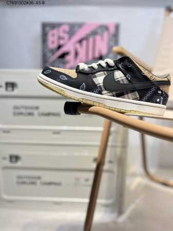 耐克Nike Dunk Low “腰果花”板鞋 Sb系列经典百搭休闲运动板鞋加厚鞋舌的填充，使舒适性大大提升，同时也更方便穿脱中底部分则加入了脚感柔软舒适Zoo - 点击图像关闭