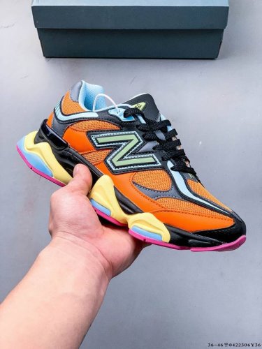 New Balance 又带来了新鞋型 9060 ，并且是与芝加哥街头品牌 Joe Freshgoods 的联名款。鞋身主体采用了类似 990 系列的设计风格，