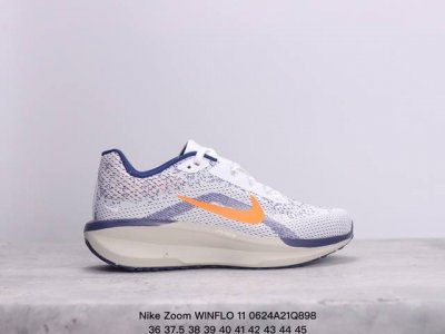 耐克nike Zoom Winflo 11登月轻质＂透气面料＂休闲运动跑步鞋。采用了后掌气垫 Air-Zoom 的设计，升级中底为cushlon St，材质上更