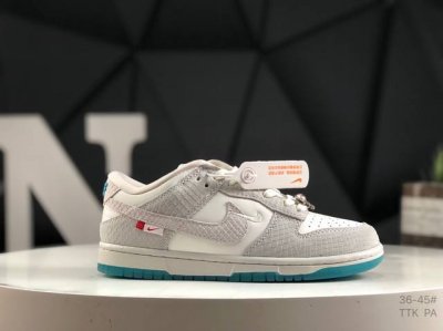 耐克Nike Dunk Low 板鞋 Sb系列经典百搭休闲运动板鞋加厚鞋舌的填充，使舒适性大大提升，同时也更方便穿脱中底部分则加入了脚感柔软舒适Zoomair气