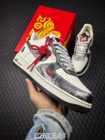 公司级nike Air Force 1'07 Lv8 原楦头原纸板 打造纯正低帮空军版型 专注外贸渠道 全掌内置蜂窝气垫 原盒配件 原厂中底钢印、拉帮完美 货号