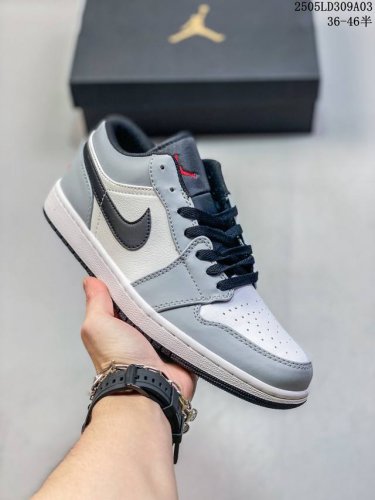 jordan 乔丹 原比值一致厚实压手感这双Aj也太小清新了，耐克Nike Wmns Air Jordan 1 Low University Blue Aj1乔
