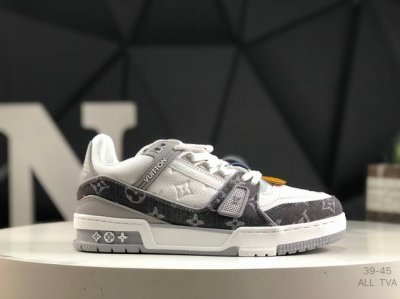 公司级路易威登 Louis Vuitton Lv路易威登板鞋 乘风破浪的姐姐争先种草款,舒适透明底和百搭性霸屏整个时尚娱乐圈，正品1:1套楦复刻，细节调整完美主
