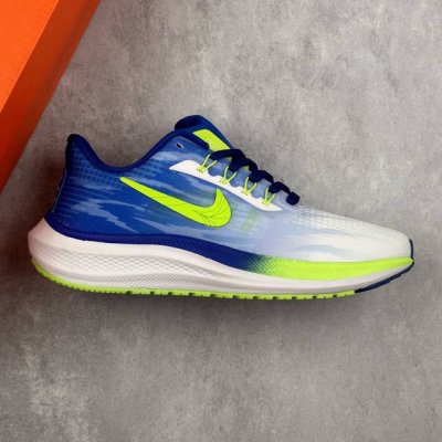 本地 核心私 耐克Nike Court Borough Low 2 Gs 登月跑鞋 登月39代 超轻网面跑步鞋 脚跟区域营造出色舒适度，而在鞋底部分，搭载全掌型