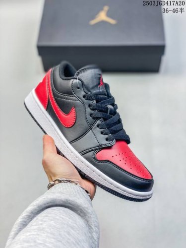 160 头层皮Air Jordan 1 Low aj1乔1低帮休闲板鞋 同步官方配色 原档冲孔鞋头 正确满胶鞋垫 四线拉帮 原厂织唛标 鞋舌高弹海绵填充。 si