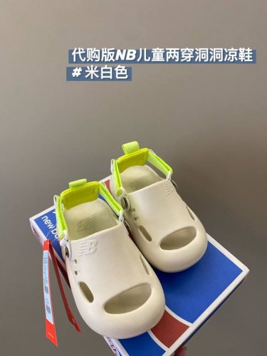 特价 原图直出！ 代购版Nb 洞洞两穿凉鞋 幼稚园福利鞋款！宝妈不要错过！上脚超柔软，外出也是很方便，快速百搭！超赞的！Lxa58