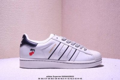 纯原 Clot X Ad Originals Superme “金标” #贝壳头斯图西联名限定 贴合柔软皮料米白黑配色 ，这其中也包括我们非常熟知的Clot。C
