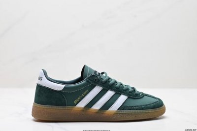 220 公司级Adidas Handball Spezial 阿迪达斯经典款 复古休闲板鞋 全鞋采用反毛皮制作 牛筋耐磨大底 承载青春情怀的板鞋 经典三条杠装饰