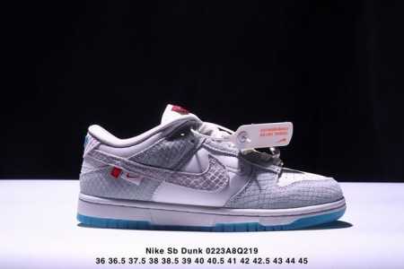 特价 耐克 Nike Sb Dunk Low Pro 男女同款运动鞋复古板鞋，采用柔软皮革鞋面，经久耐穿，塑就如元年款 Dunk 般的复古质感。鞋头透气孔，搭配 - 点击图像关闭
