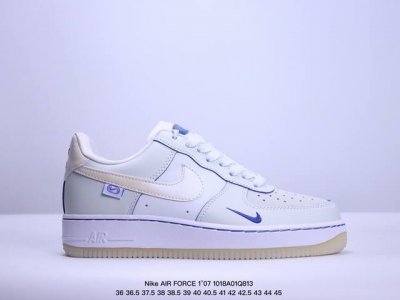 真标耐克nike Air Force 7 空军一号低帮百搭休闲运动板鞋。柔软、弹性十足的缓震性能和出色的中底设计，横跨复古与现代的外型结合，造就出风靡全球三十多