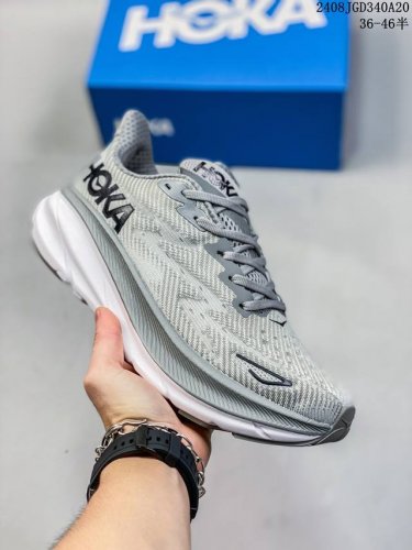 潮牌媒体 Hoka One One 推出升级 Clifton 9 克利夫顿9代 男女士休闲跑步鞋轻量缓震运动鞋。此次，Clifton 9 厚了也轻了。非凡脚感，