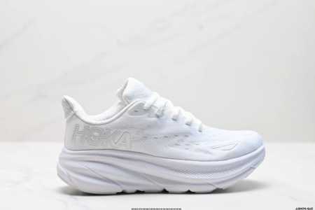 公司级小红书推荐hoka M Clifton 9 全新配色 这个品牌来自于新西兰的毛利语，Hoka表示大地，One One表示飞越，连起来就是飞越地平线，One - 点击图像关闭