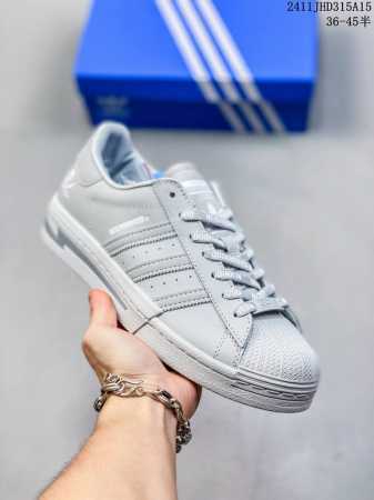 独家实拍 Neighborhood X Adidas Originals Superstar 舒适百搭防滑耐磨低帮 板鞋这款经典鞋,忠于原版设计,缀撞色三条纹和 - 点击图像关闭