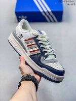 adidas 阿迪达斯罗马系列 Forum 84 Low Shoes 饰有摩登细节的Forum 经典板鞋运动鞋休闲篮球运动鞋。当Adidas Forum篮球鞋初