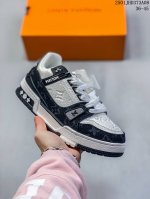 路易威登 Louis Vuitton Lv路易威登板鞋 乘风破浪的姐姐争先种草款,舒适透明底和百搭性霸屏整个时尚娱乐圈，正品1:1套楦复刻，细节调整完美主义！鞋