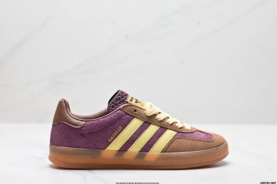 公司级Adidas Originals Gazelle Indoor 三叶草休闲防滑耐磨低帮板鞋 鞋头出色设计 塑就出众贴合感 稳固的后跟贴合足部曲线设计 软弹