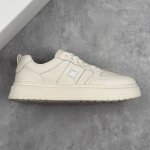 本地 核心私 新货Valentino 华伦天奴 Rockstud Untitled 厚底休闲铆钉小白鞋 明星同款 软羊皮低帮运动板鞋 经典百搭款绗缝格纹打造瞩目