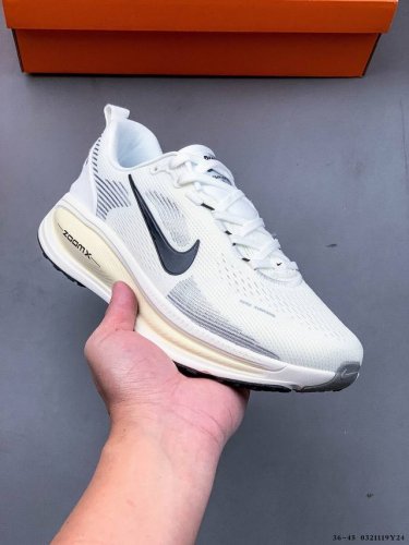 170 nike Air Zoom Vomero 18 缓震透气休闲慢跑鞋 新版Vomero结合全新Zoomx和Reactx泡绵 提供双重缓震效果 铸就非凡迈步