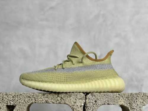 放店私重磅特价！助力五一活动！ 350V2系列超级福利！ 尺码36-47.5！品质实拍如图，价格两位数闭眼冲！你没有理由不冲的特价椰子！