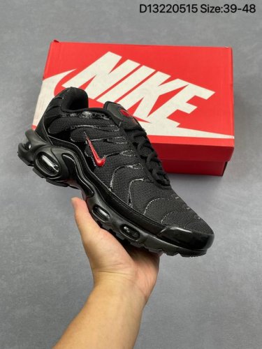 真标Nike Air Max Plus 耐克 轻便缓震 耐磨大气垫系列 跑鞋 全新的鞋面材质搭配Tpu波浪纹理与内靴设计 打造如袜子般的贴合支撑体验 带来更加舒
