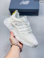 new Balance 新百伦 新款拼色舒适新款 原档案开发开发纸版楦型，原装4层组合独立私模大底长青之王”荣耀回归透气飞织鞋面 缓震高弹大低nb新百伦new