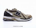 New Balance 1906系列复古老爹风休闲运动慢跑鞋 M1906Rer #采用轻质牛剖革拼接透气网眼衬垫织物鞋面材质 T-Beam大底提供足步弓支撑，保