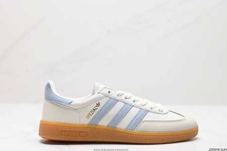 公司级adidas Handball Spezial 官方正确版本 阿迪达斯经典款 复古休闲板鞋 全鞋采用反毛皮制作 牛筋耐磨大底 承载青春情怀的板鞋 经典三条 - 点击图像关闭