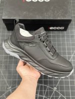 Ecco爱步男鞋新款运动鞋 跑鞋厚底增高老爹鞋 驱动系列全新款式 拼色拼接鞋面 时尚有型 牛皮与纺织品拼接 脚感舒适 出街有型 贴心套脚系带设计 舒适包裹双足