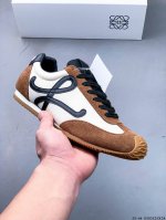 公司级！Loewe罗意威 Ballet Runner 小牛皮 圆头系带 低帮 生活休闲鞋 罗意威全新版大头运动鞋Ballet Runner ，以其独特的设计和舒
