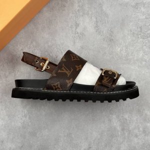 特价本地 核心私 特价福利 Louis Vuitton Lv路易威登2025夏季新款女士沙滩鞋凉鞋系列 鞋面：Lv经典老花面料搭配原版开模五金金属扣件 大底：原
