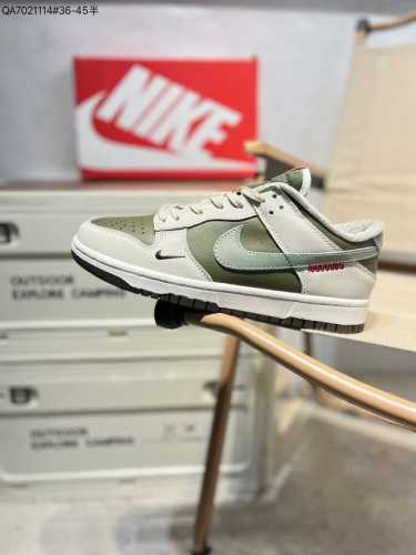 160 蛇年限定# 耐克Nike Dunk Low 板鞋Sb系列经典百搭休闲运动板鞋加厚鞋舌的填充，使舒适性大大提升，同时也更方便穿脱中底部分则加入了脚感柔软舒