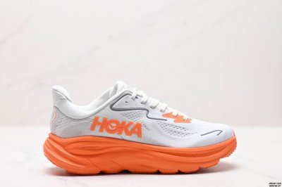 公司级小红书推荐Hoka M Clifton 10 全新配色 这个品牌来自于新西兰的毛利语，Hoka表示大地，One One表示飞越，连起来就是飞越地平线，On