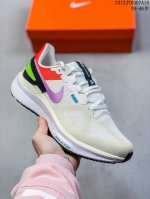 公司级 耐克 Nike Zoom Winflo 25 登月25代 跑鞋透气缓震疾速跑鞋 采用透气网眼鞋面搭配外翻式鞋口，为脚跟区域营造出色舒适度，而在鞋底部分，