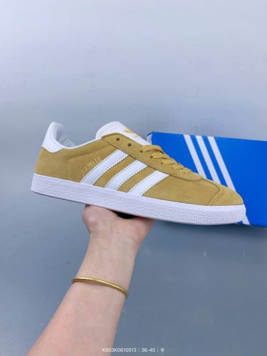 adidas Originals Gazelle Indoor 三叶草休闲防滑耐磨低帮板鞋 鞋头出色设计 塑就出众贴合感 稳固的后跟贴合足部曲线设计 软弹舒适
