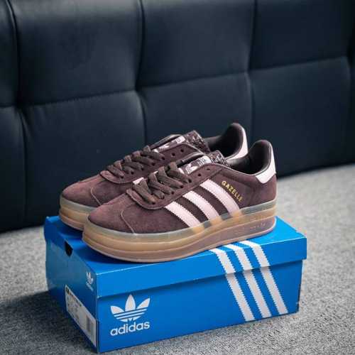 ADIDAS Originals Gazelle Bold W 三层底低帮耐磨厚底增高板鞋 鞋头出色设计 塑就出众贴合感 稳固的后跟贴合足部曲线设计 软弹舒适