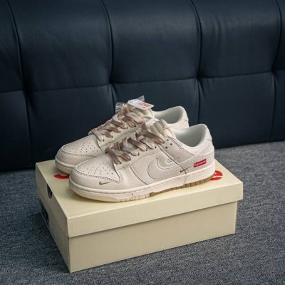 核心私 Nike Dunk 全套原楦原模倾力打造完美版型 独家原厂航空铝磨具打磨大底 鞋头坡度极致还原 无解鞋型 原盒原配 圈内天花板工艺 原厂冲刀 超高清洁度