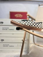 vanssk8-Low万斯范斯官方 经典复古休闲运动板鞋 高端支线原始硫化工艺 艺术来源于生活成为了Vans美学的个性潮流标志 代表着光和希望 让你变得更加明亮