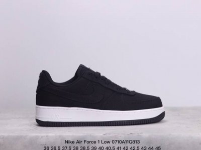 真标耐克nike Air Force 1 Low 空军一号低帮百搭休闲运动板鞋。柔软、弹性十足的缓震性能和出色的中底设计，横跨复古与现代的外型结合，造就出风靡全