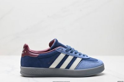 公司级Adidas Originals Gazelle Indoor 三叶草休闲防滑耐磨低帮板鞋 鞋头出色设计 塑就出众贴合感 稳固的后跟贴合足部曲线设计 软弹