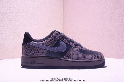 公司级Nk Air Force 1′07 Low 空军一号低帮百搭休闲运动板鞋 Bl152 89 柔软、弹性十足的缓震性能和出色的中底设计 横跨复古与现代的外型