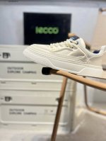 Ecco爱步男鞋轻便透气舒适耐穿 亲肤吸汗舒适内里 防滑防磨 持久干爽 简约粗绳系带 穿脱更加方便 柔韧防滑大底 鞋底立体凹槽 凹凸花纹加持 增强防滑减震性能
