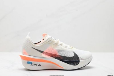 公司级Nike Zoomx Vaporfly Next% 4耐克 轻量化 网面透气运动鞋 这款新一代最强跑鞋在鞋面和鞋底都进行了全方位升级鞋面使用了全新 Vap