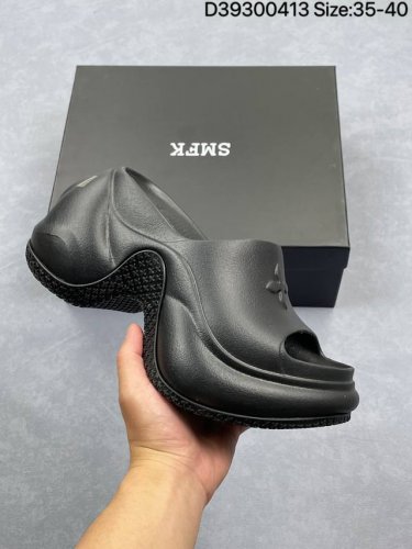 Smfk Official Future Ripple 裸色一式拖鞋 女士35-40 Smfk厚底拖鞋 9公分 9Cm -设计：Smfk在2025年新设计的集成
