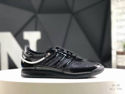 阿迪达斯 Ad Originals Sl 72 Og 经典复古轻便休闲运动慢跑鞋 原鞋开发 版型正确 平台外单特供，鞋头设计饱满圆润，翻毛皮和尼龙材质结合的鞋面