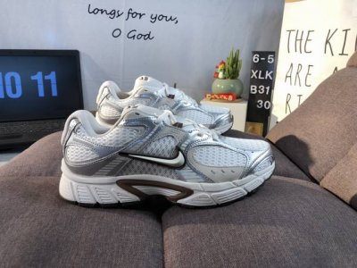 公司级Nike V5 Rnr 耐克 舒适百搭防滑耐磨 低帮休闲鞋 货号:Hj5228-100 尺码:36 36.5 37.5 38 38.5 39 40 40.