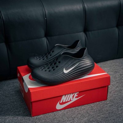 核心私 Nike Reactx Rejuven8 一脚蹬夏日穿搭凉鞋 #采用质感柔软且出众回弹的 Reactx泡绵，缔造非凡舒适的日常穿着体验，助你保持活力。