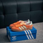 170 核心私 Adidas Originals Gazelle Indoor 三叶草复古防滑耐磨低帮板鞋 鞋款采用柔软的绒面革和耐用的皮革衬里融合在橡胶外底上